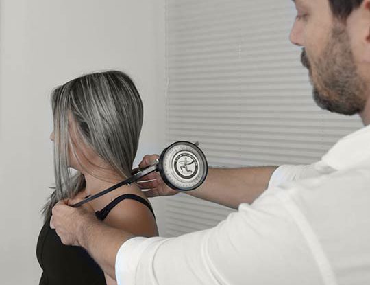 בדיקה במרפאה סינית בעקבות כאבי צוואר